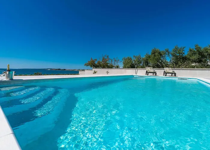 Hébergement de vacances Adria Maria *
