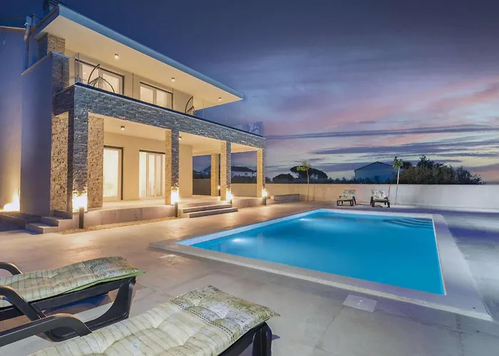 Adria Maria פריבלאקה