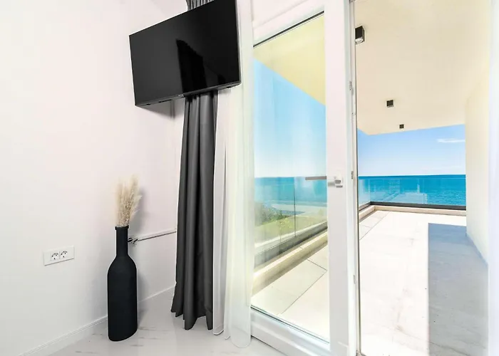 Adria Maria פריבלאקה