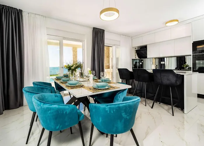 Adria Maria בית נופש *