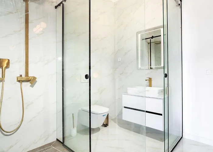 Adria Maria Привлака